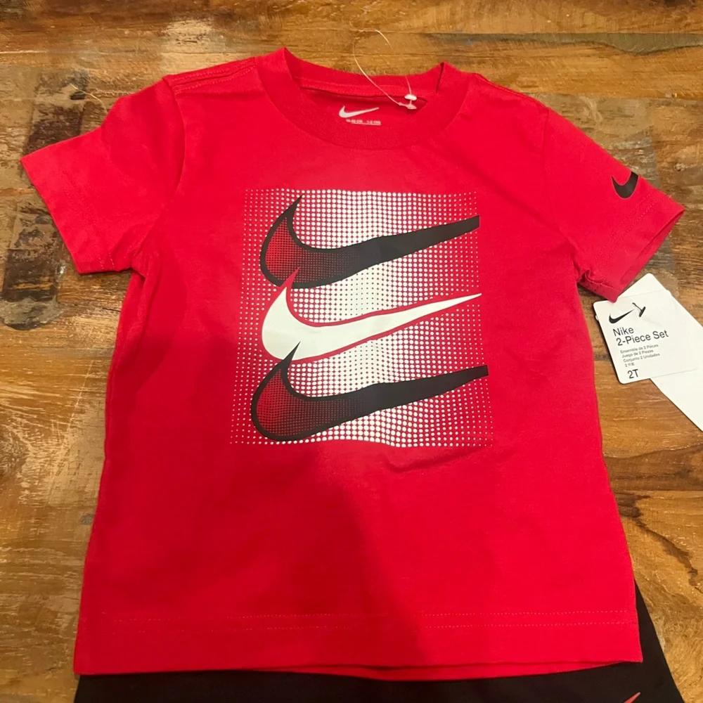 NWT Nike Toddler Boys 2 Piece Set